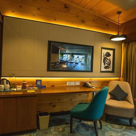 Radisson Blu Resort Dharamshala Bagian luar foto