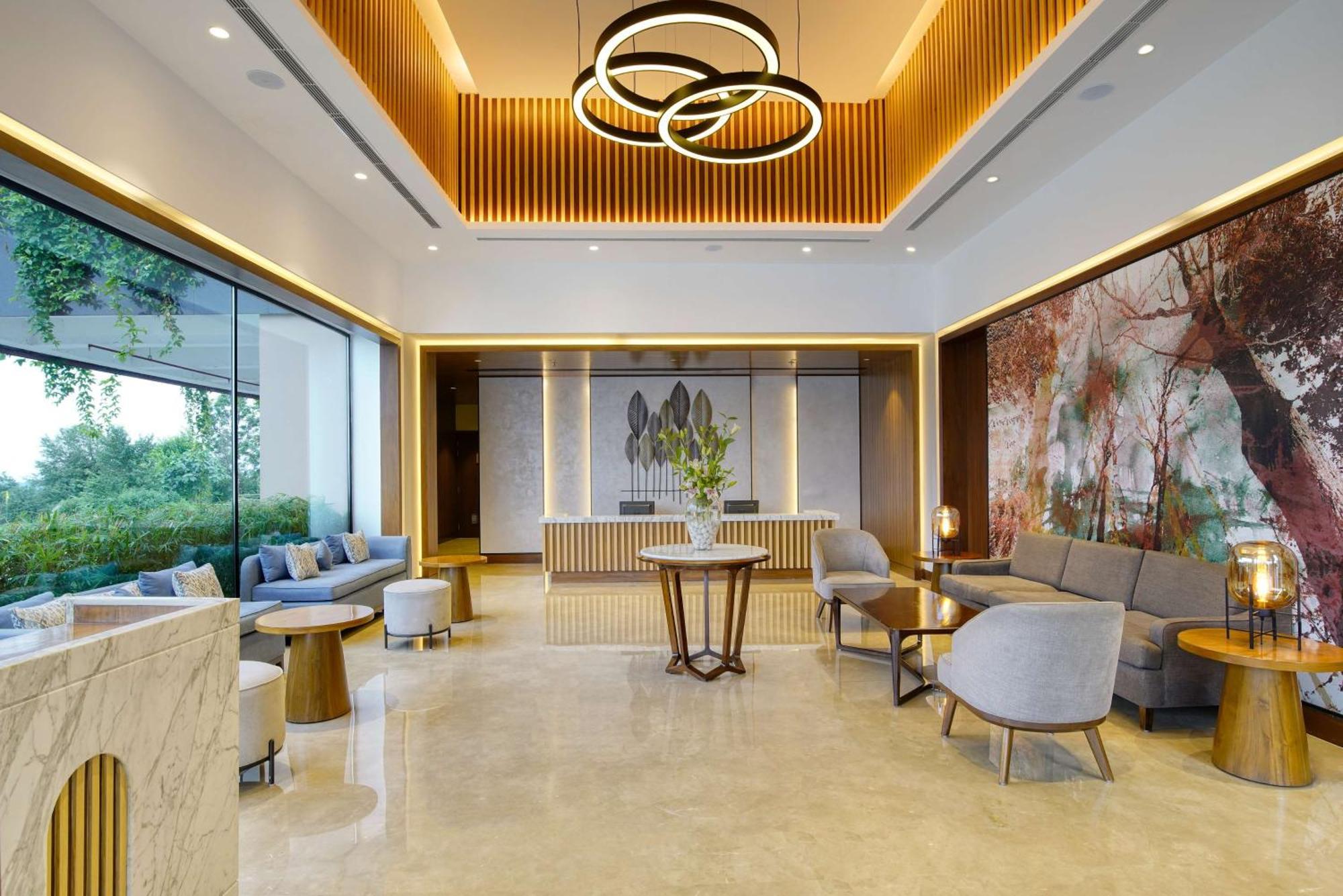 Radisson Blu Resort Dharamshala Bagian luar foto