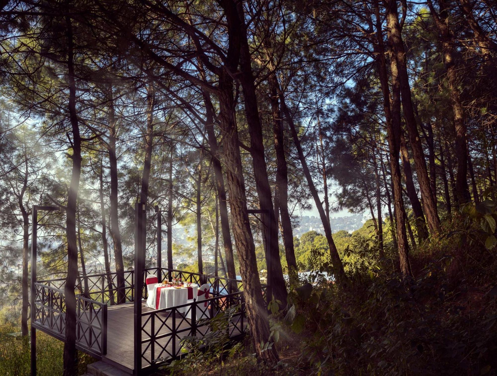 Radisson Blu Resort Dharamshala Bagian luar foto